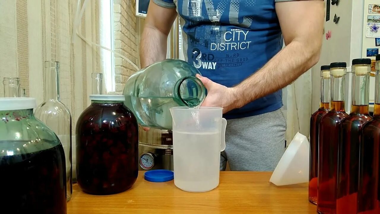 Приготовление браги для самогона. Рецепт браги для самогона из сахара и дрожжей на 10. Получение браги для самогона. Сахар для самогона. Самодельный самогонный аппарат схема.