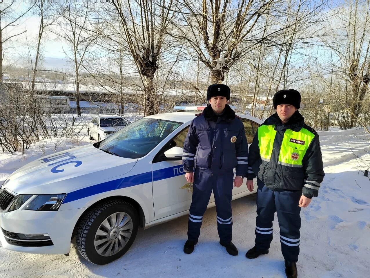 Гибдд приезд. Машина ДПС. Машина ГИБДД. Сотрудник ГИБДД. ДПС Братск сотрудники.