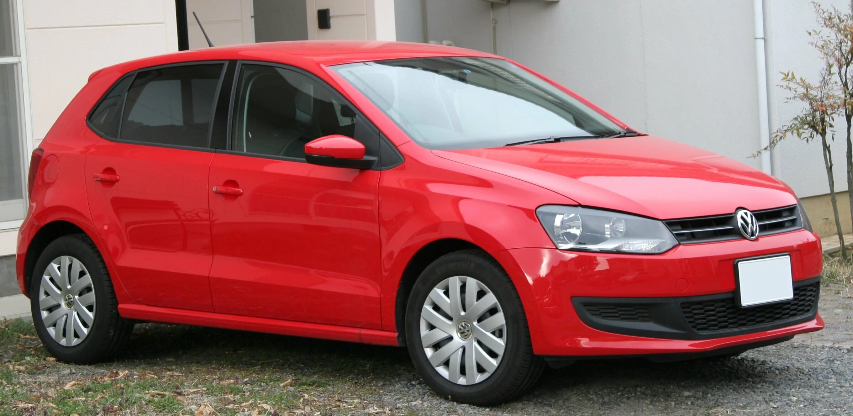 Купить поло 1 6. Polo 1.4 2010. Фольксваген поло 1.4. Volkswagen Polo mk5 красный. Фольксваген поло Комфортлайн.