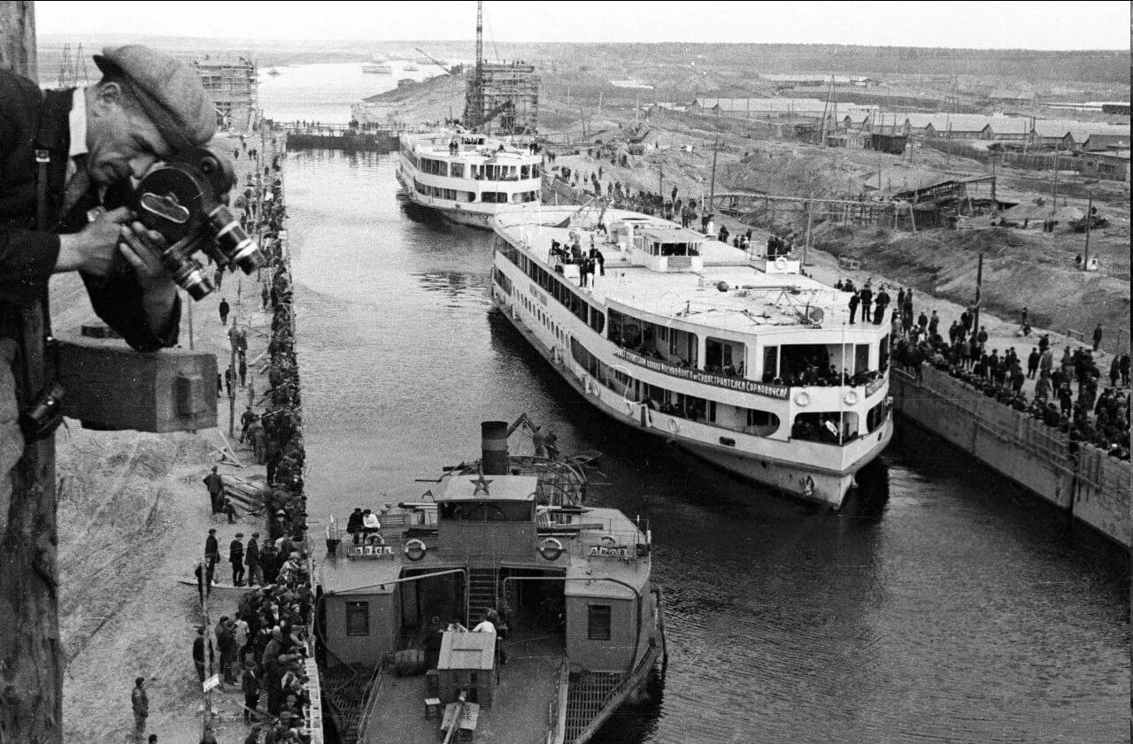 Начало канала им москвы. Канал Москва Волга 1937. Открытие канала Москва Волга. Канал Москва — Волга (им. Сталина, 1937 г.).. Открытие канала Москва Волга 1937.