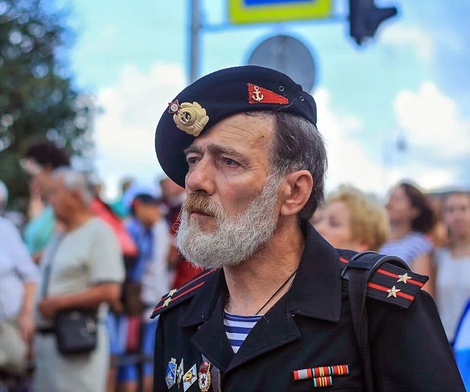 Полковник белявский герой россии. Парадная форма офицеров морской пехоты рф. Форма морских пехотинцев рф. Парадная форма морской пехоты вмф россии. Олег тычинский полковник.