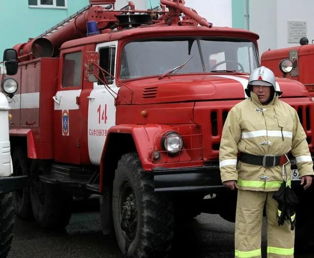 Пч 14. Пожарная часть 14 Сафоново. 2 Пожарная часть Смоленск. МЧС Сафоново. Пожарная машина Смоленск.