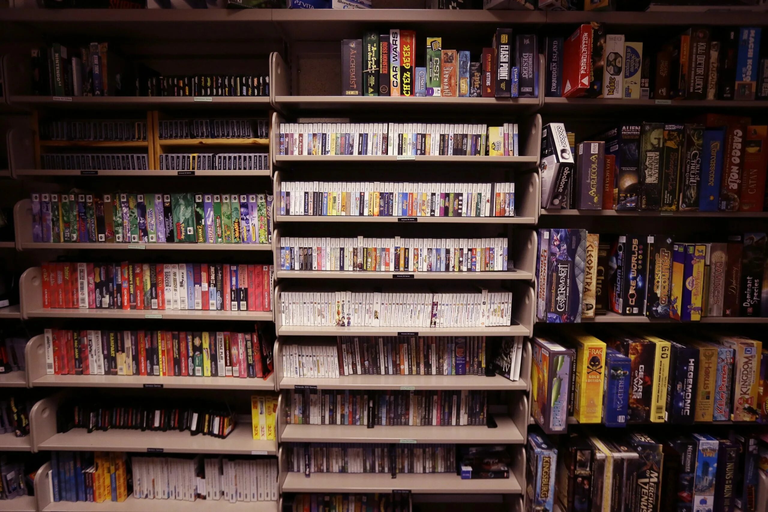 Game archive. Книги про компьютерные игры. Movie collection on the Shelf. WMADI Archive.