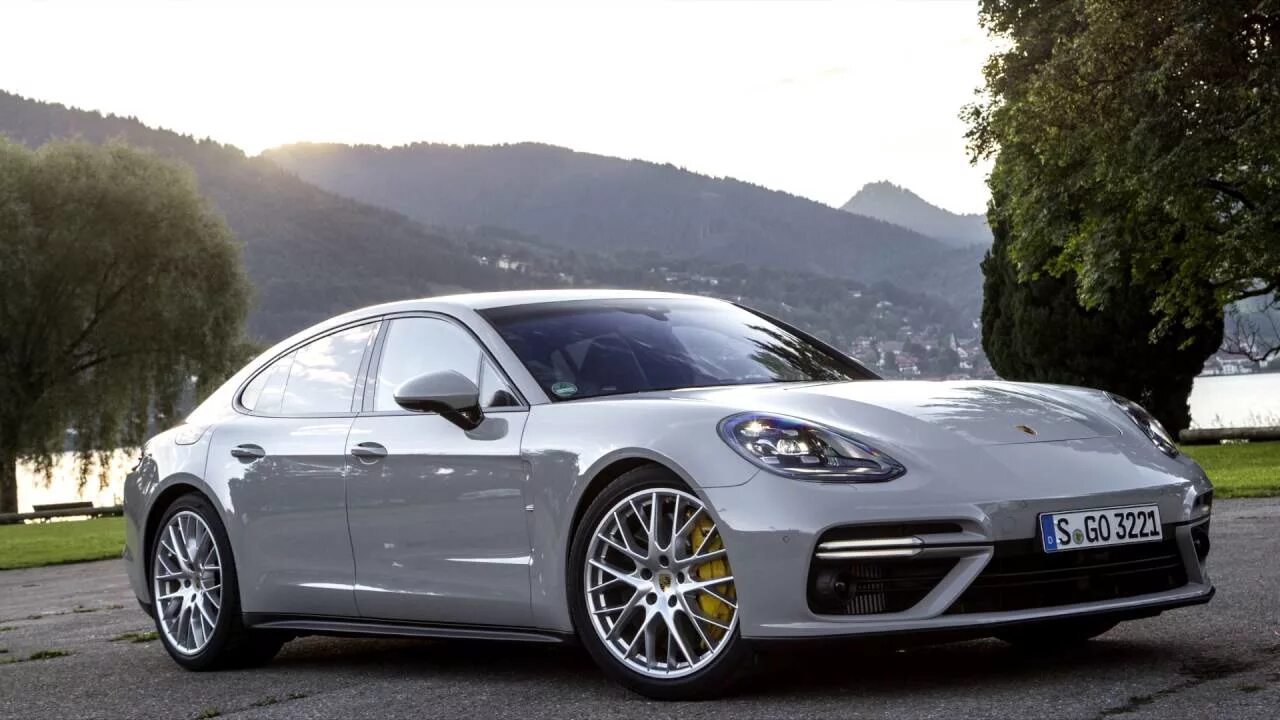 Porsche panamera 971. Порше панамера универсал 2022. Porsche panamera 2017. Порше панамера турбо s 2017. Porsche panamera 2017.