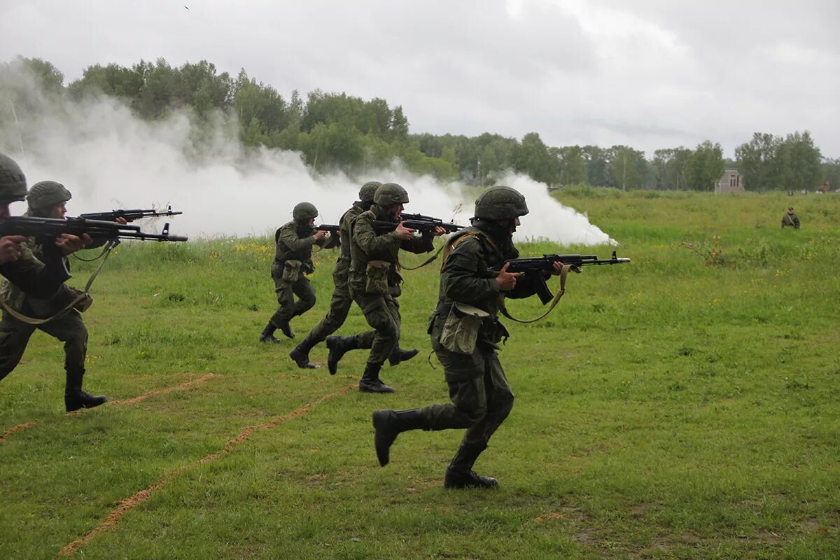 Военная тактическая подготовка. Современные солдаты в бою. Боевая подготовка в вс РФ. Тактические занятия в армии. Удар вс рф по полигону