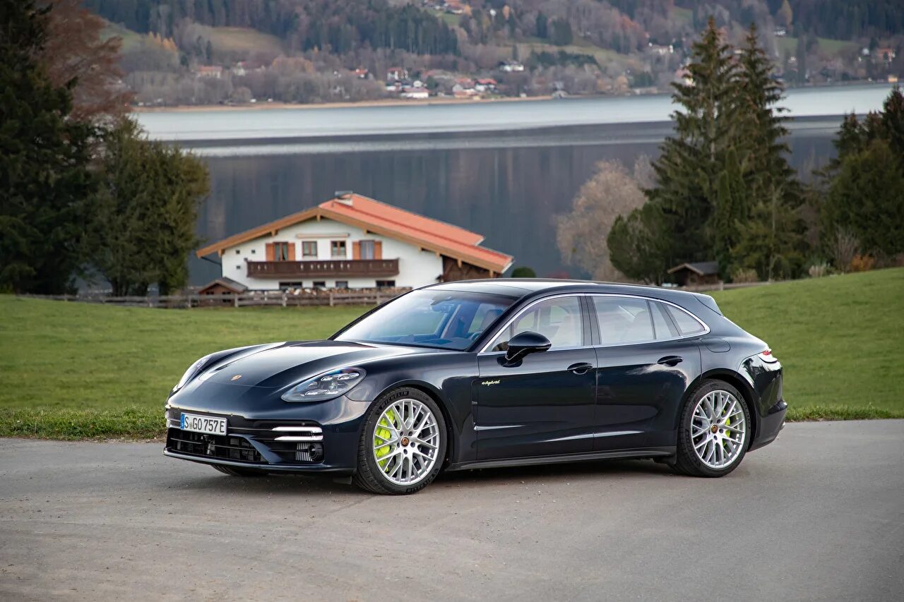 Panamera e hybrid. Porsche Panamera 4 e-Hybrid. Порше Панамера турбо. Porsche Panamera 4 Sport Turismo. Porsche Panamera 4s.