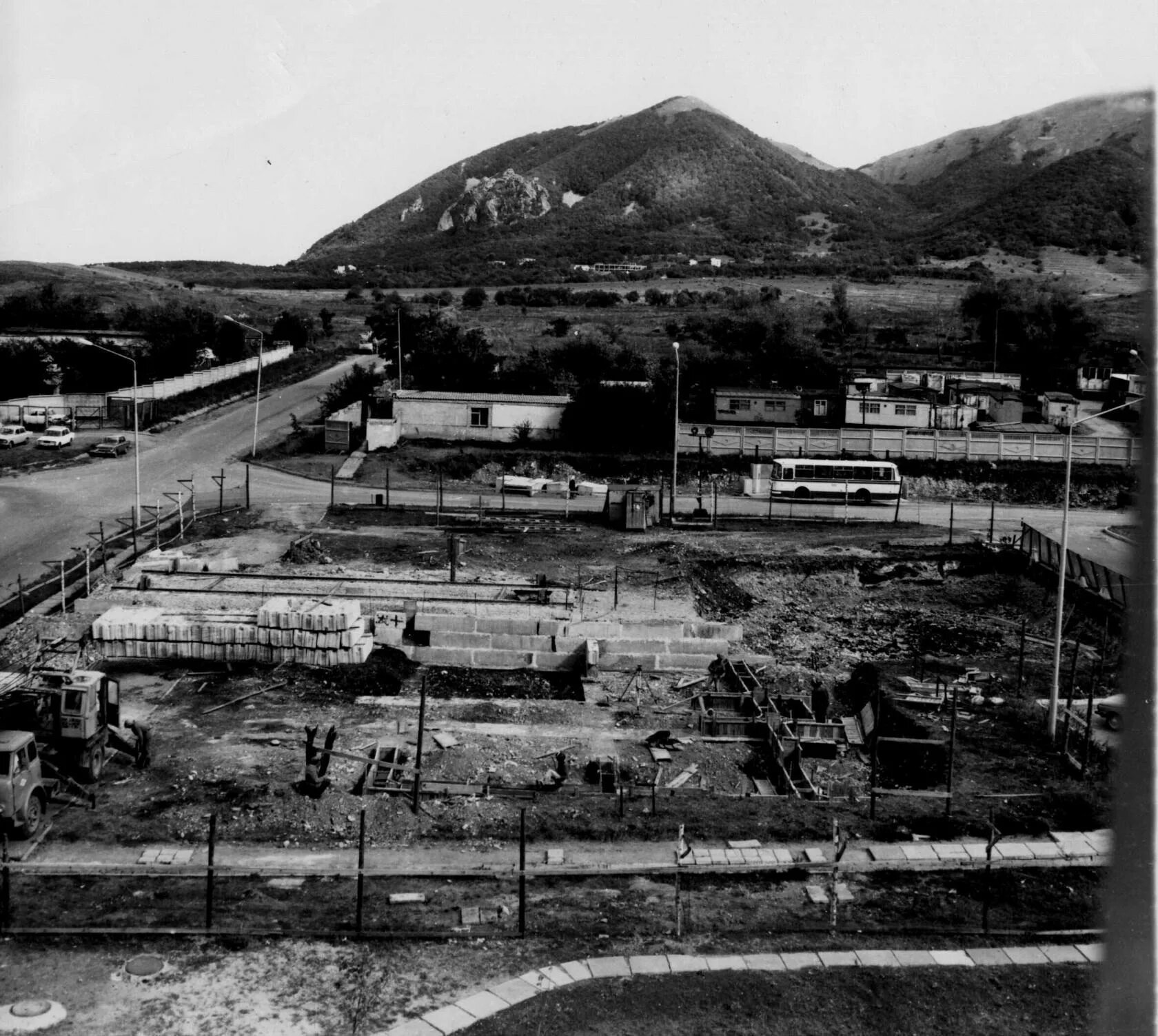 Дворец культуры города лермонтова. Город лермонтов дворец культуры. Город лермонтов старинный дк. Старый город лермонтов. Гмз город лермонтов.