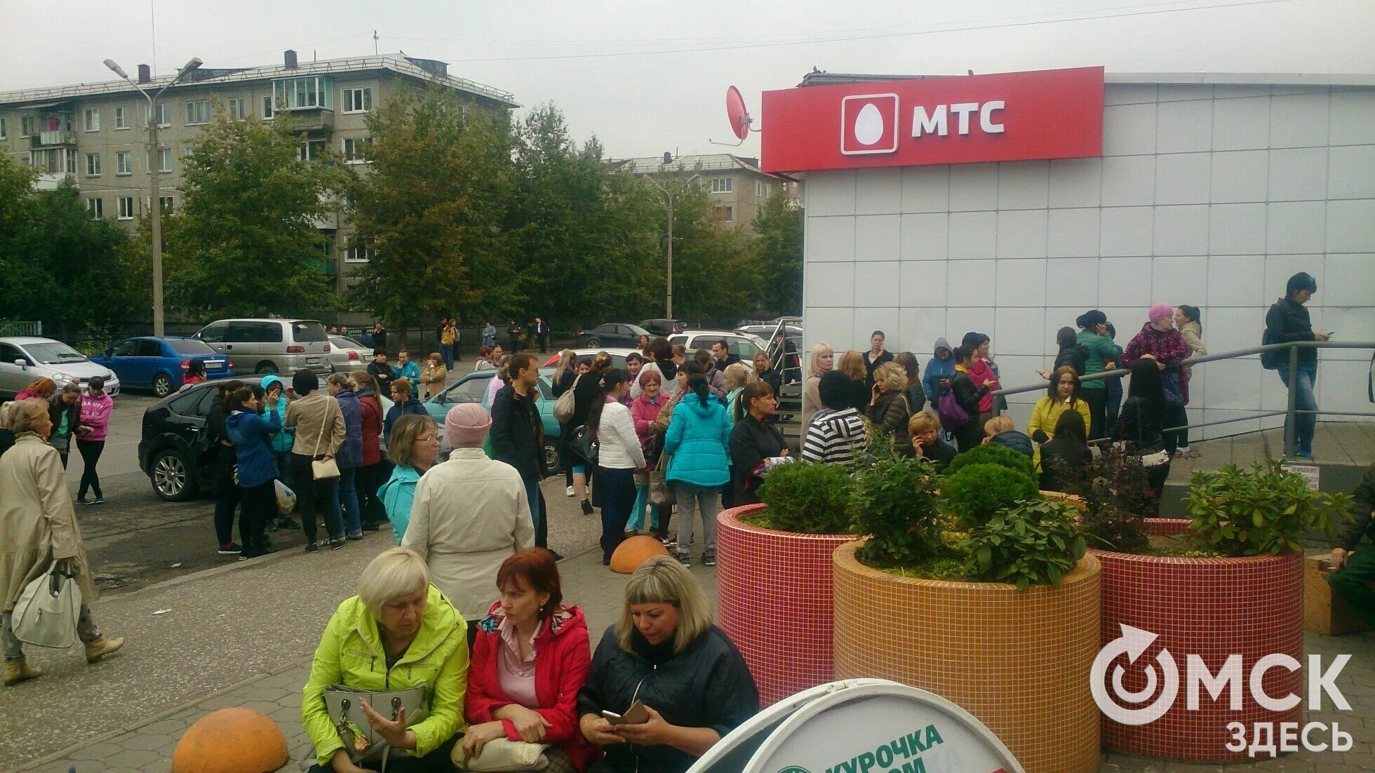 Продавец омск. Ленинский рынок омск. директор ленинского рынка омск.