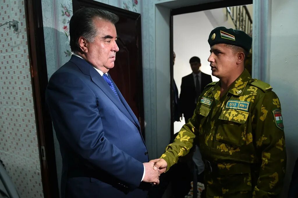 Саидзода рахмон. Эмомали рахмон артиши милли. Вазорати мудофиаи точикистон. Вазири мудофиаи что. Генерал эмомали рахмон.