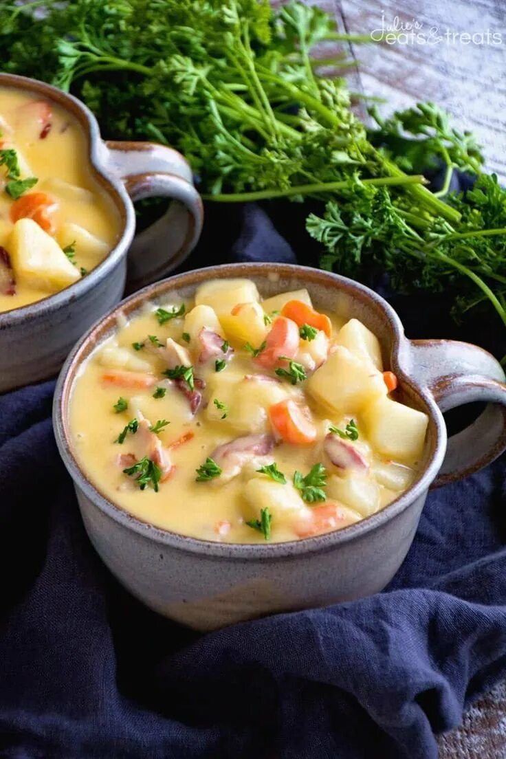 Как сделать суп с картошкой. Картофельный суп. картофельная похлебка. картофельный супчик. суп с тушенкой и картошкой.