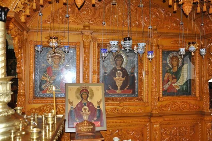 Высоцкий монастырь неупиваемая чаша. Неупиваемая чаша серпухов мужской. Икона божией матери неупиваемая чаша в серпухове. Неупиваемая чаша серпухов мужской. Икона неупиваемая чаша в серпухове высоцкий монастырь.