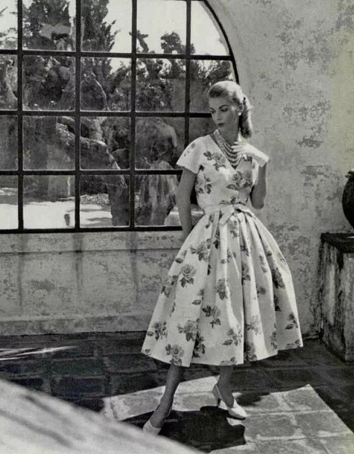 Joy by dior eau de parfum. Кристиан диор мода 50-х. Miss dior 50 ml. Miss dior 50 ml. Dior 50 50.