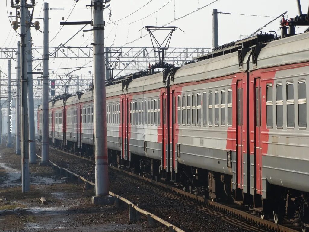 Пригородные поезда на станции Орехово Зуево. Поезда Казани электрички. Шемордан вокзал электричка. Станция Курск пригородные поезда.