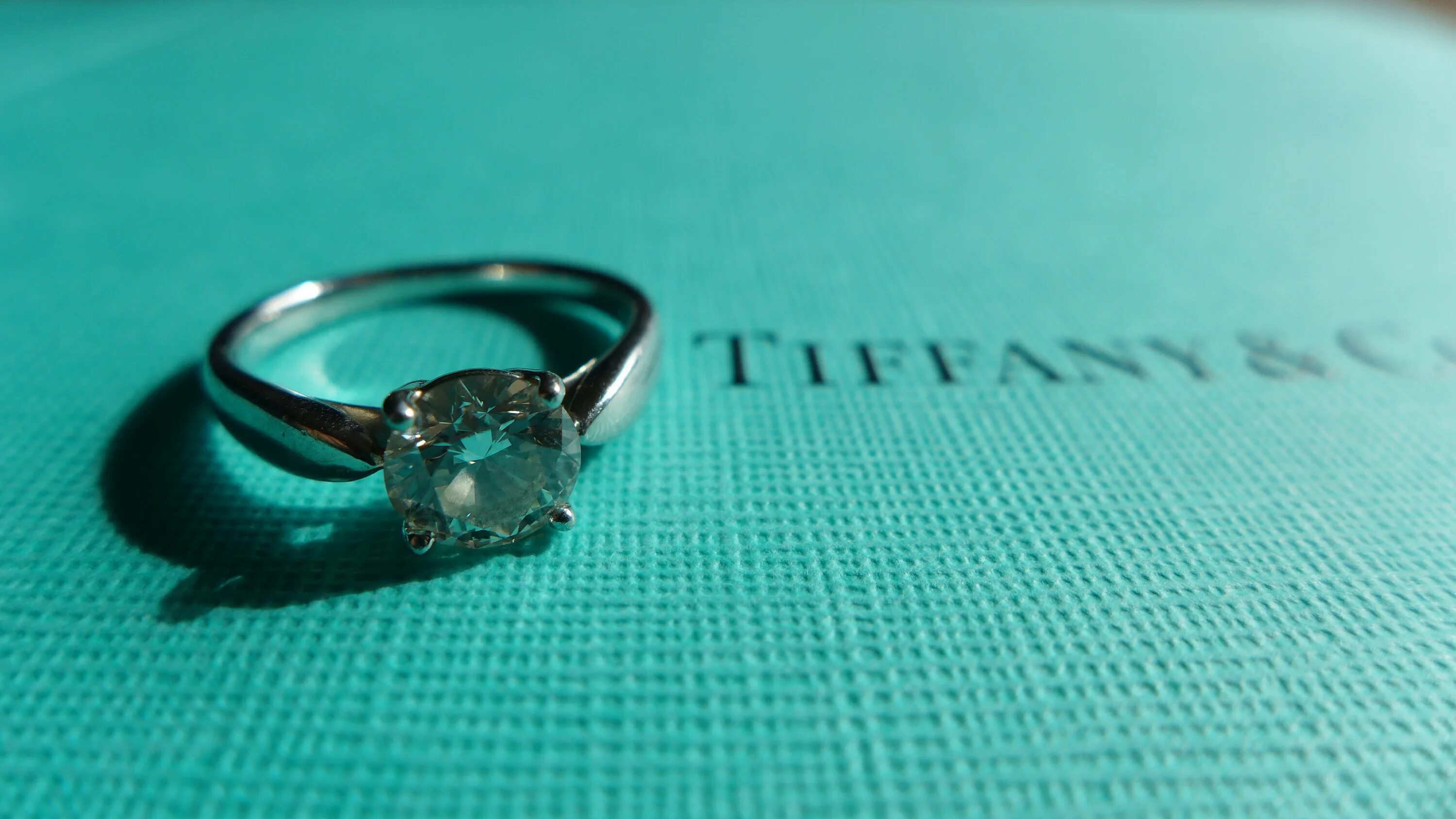 Тиффани вк. Тиффани. Tiffany&co Harmony 1.13CT. Тиффани 2023. Кольцо стрела Тиффани.