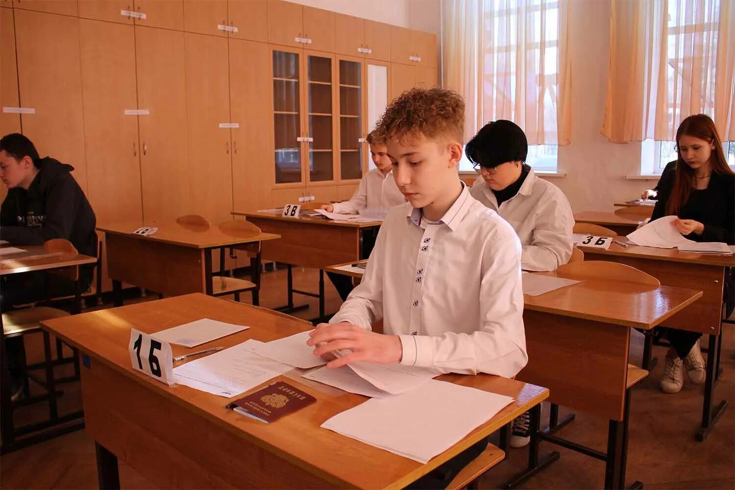 Восьмиклассники. Самый красивый восьмиклассник. Восьмиклассники. Восьмиклассники 31 школы. Проект для восьмиклассника.