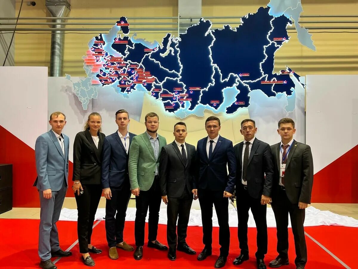 Молодая гвардия Единой России. Люди из Чувашии. Чувашия люди. Участники форума городов трудовой доблести в Чебоксарах