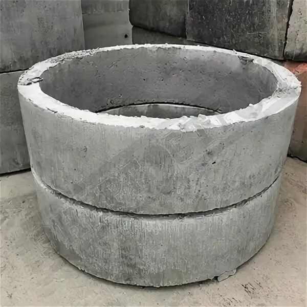 Большое бетонное кольцо
