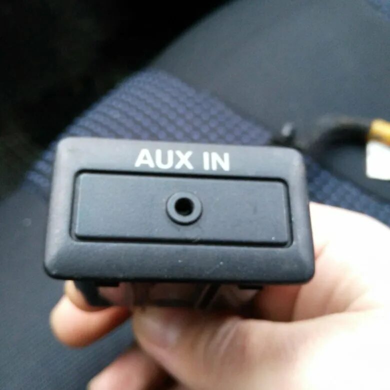 Aux mazda. Аукс Мазда 3 БК. Мазда 3 аукс штатная магнитола. Блок управления USB aux Mazda CX-5. Mazda aux Mic Audio Unit.