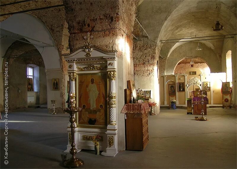 зима церковь троицы живоначальной в чертаново. храм 12 апостолов в ховрине. храм ул клинская. церковь на клинской улице ховрино. храм двенадцати апостолов в ховрино.