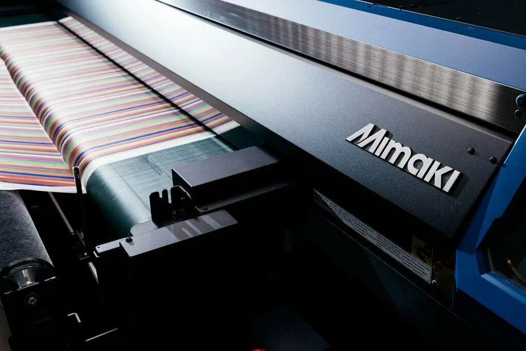 Широкоформатная печать. Аппарат Мимаки. Mimaki принтер лого. Широкоформатная печать Mimaki reklama. Широкоформатная печать фон.