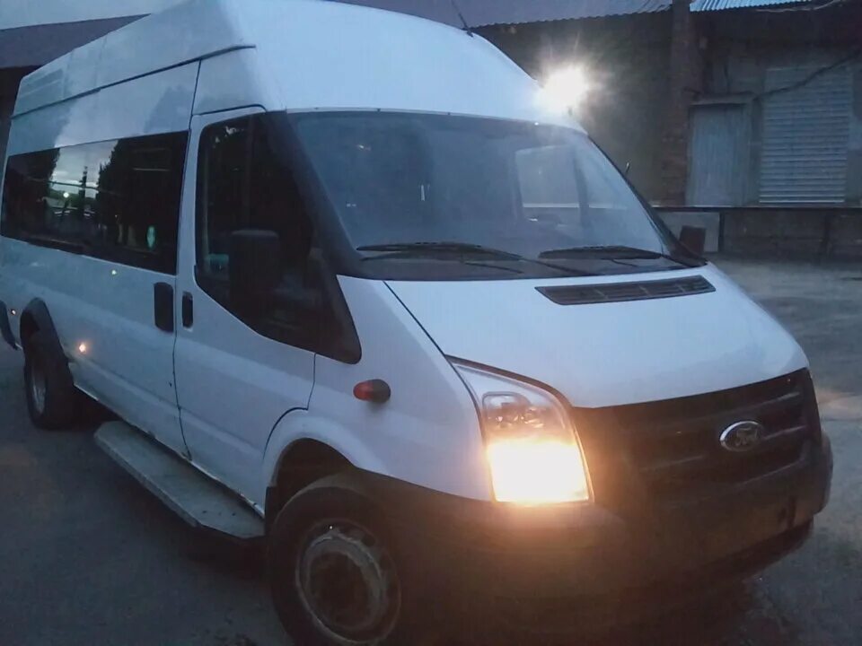 Форд Транзит 2011 года. Ford Transit 2011 микроавтобус. Форд Транзит микроавтобус 2011 привод. Ford Transit 140.