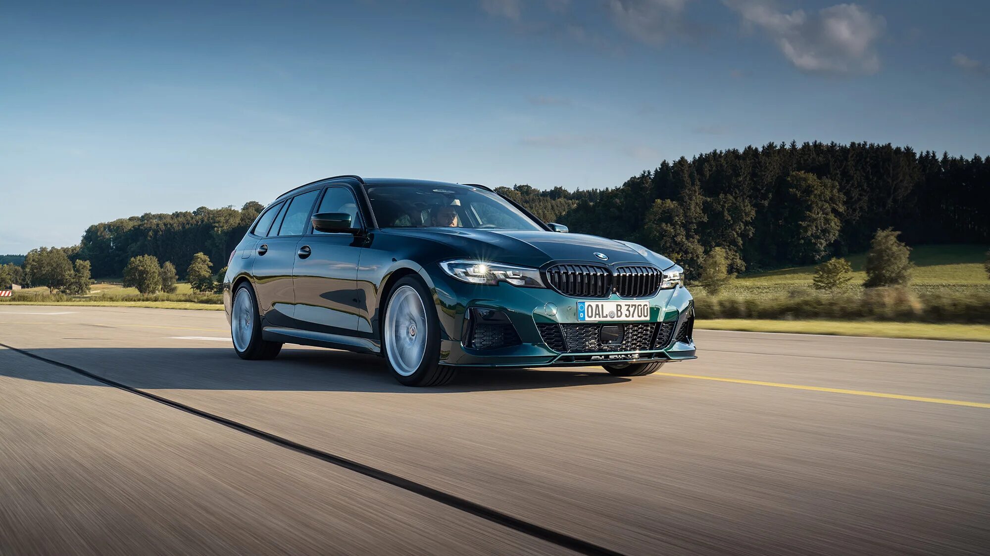 Bmw 3 разгон до 100. Alpina b3 touring 2021. bmw alpina b3 2021. bmw alpina b3 touring. bmw alpina b3 2020.