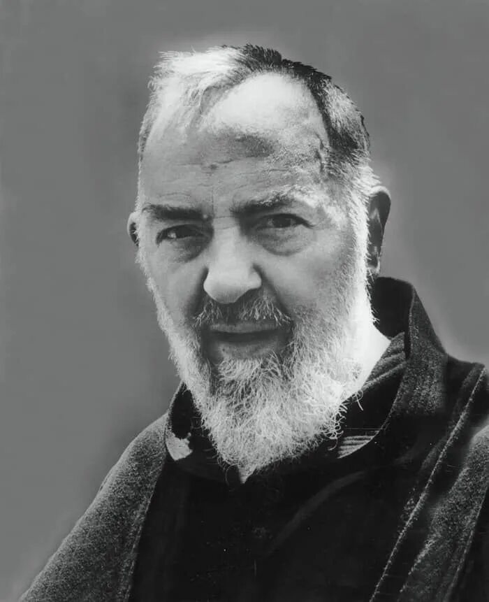 Святой падре пио фото. Отец пио фильм 2000. Муслим пио. Падре пио трёхдневная тьма. Отец пио из пьетрельчины.