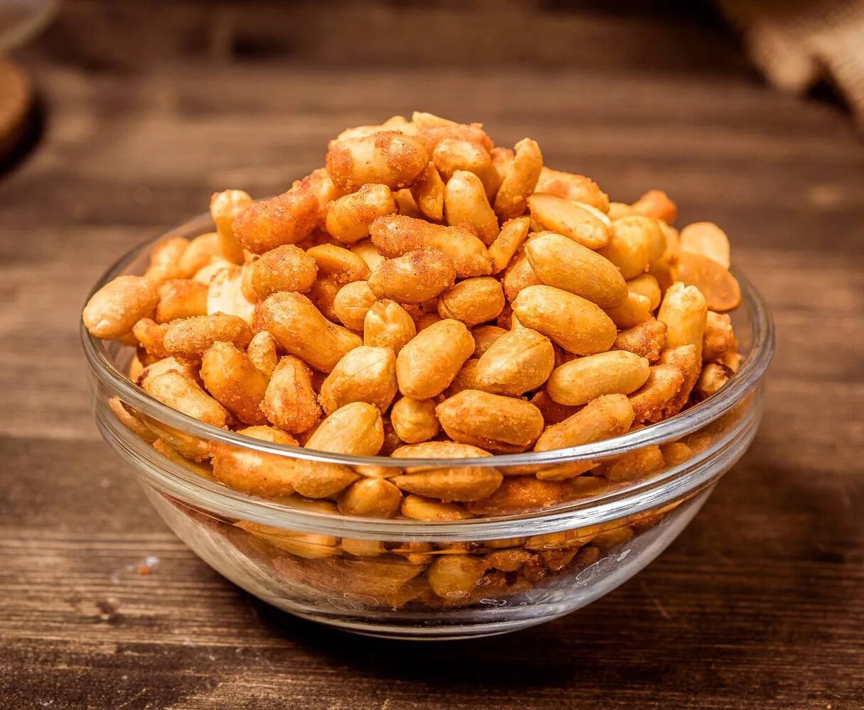 Польза жареного арахиса для мужчин. Solonina арахис. Арахис обжар. С солью арахис 1кг (золотой Парус). Арахис со специями 1 кг. Арахис жареный.