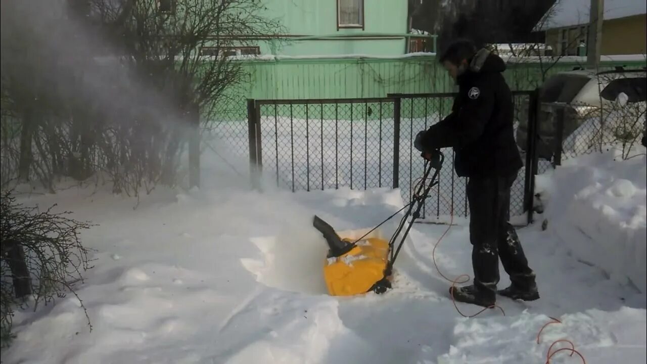 Снегоуборщик электрический champion. Снегоуборщик штекер. Снегоуборщик штекер. Снегоуборщик штекер. Фара к снегоуборщику стига.