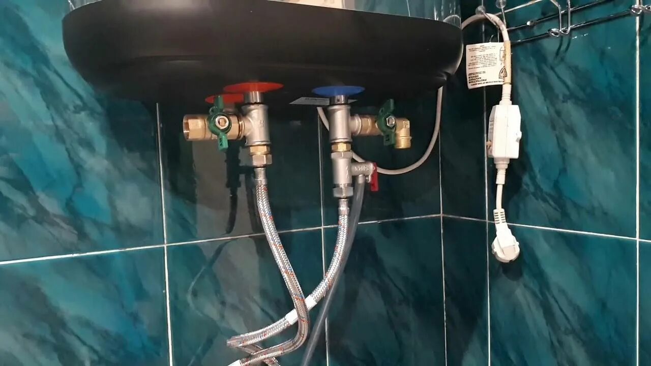 Как установить водонагреватель видео. Водонагреватель термекс подводка труб. бойлер термекс сливной клапан. тройник для проточного водонагревателя thermex.