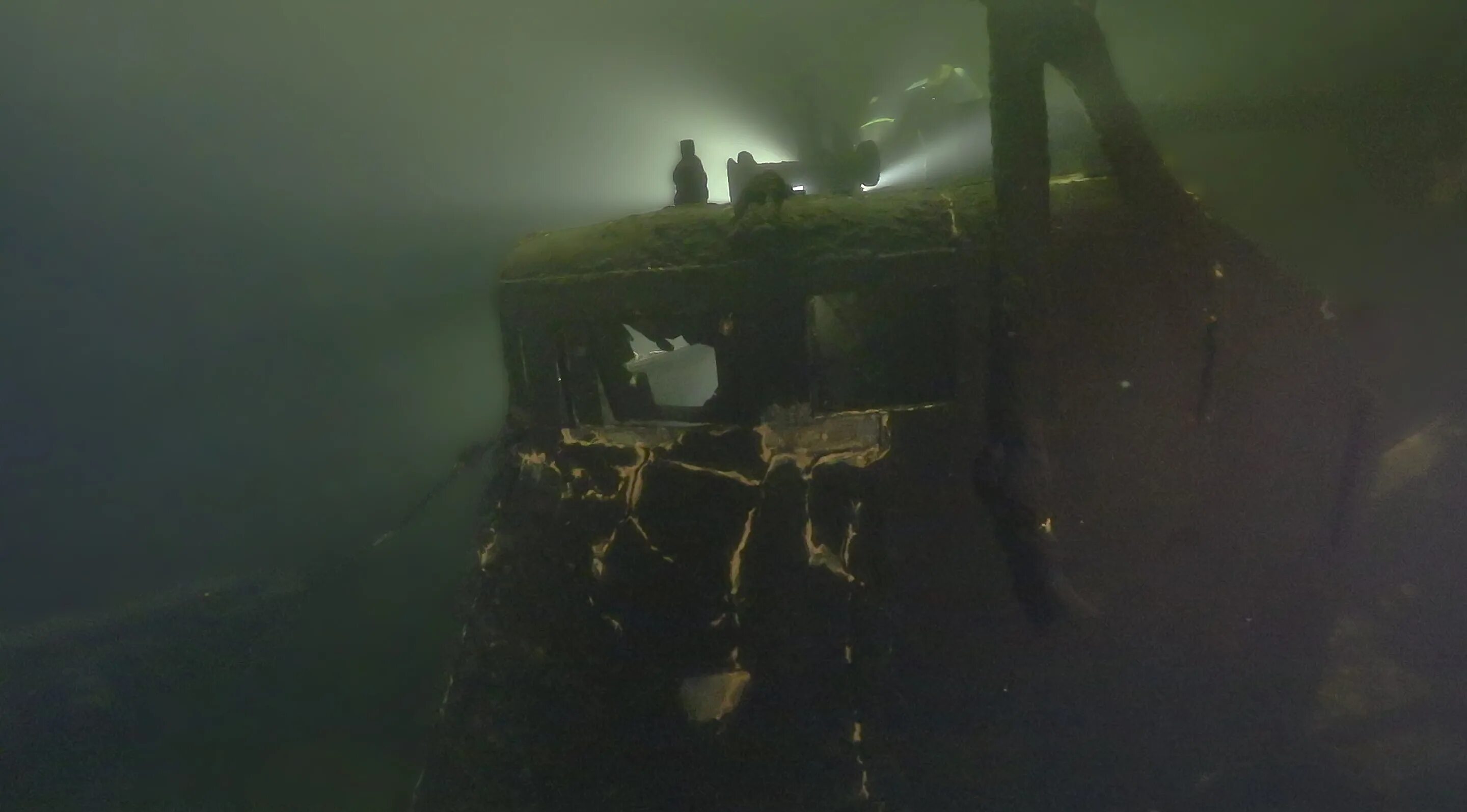 Затонувший катер. Гибель атомной подводной лодки к-141 "курск". Казачья лодка долблёнка. На дне лодки я нашел половину. Подлодка u166.