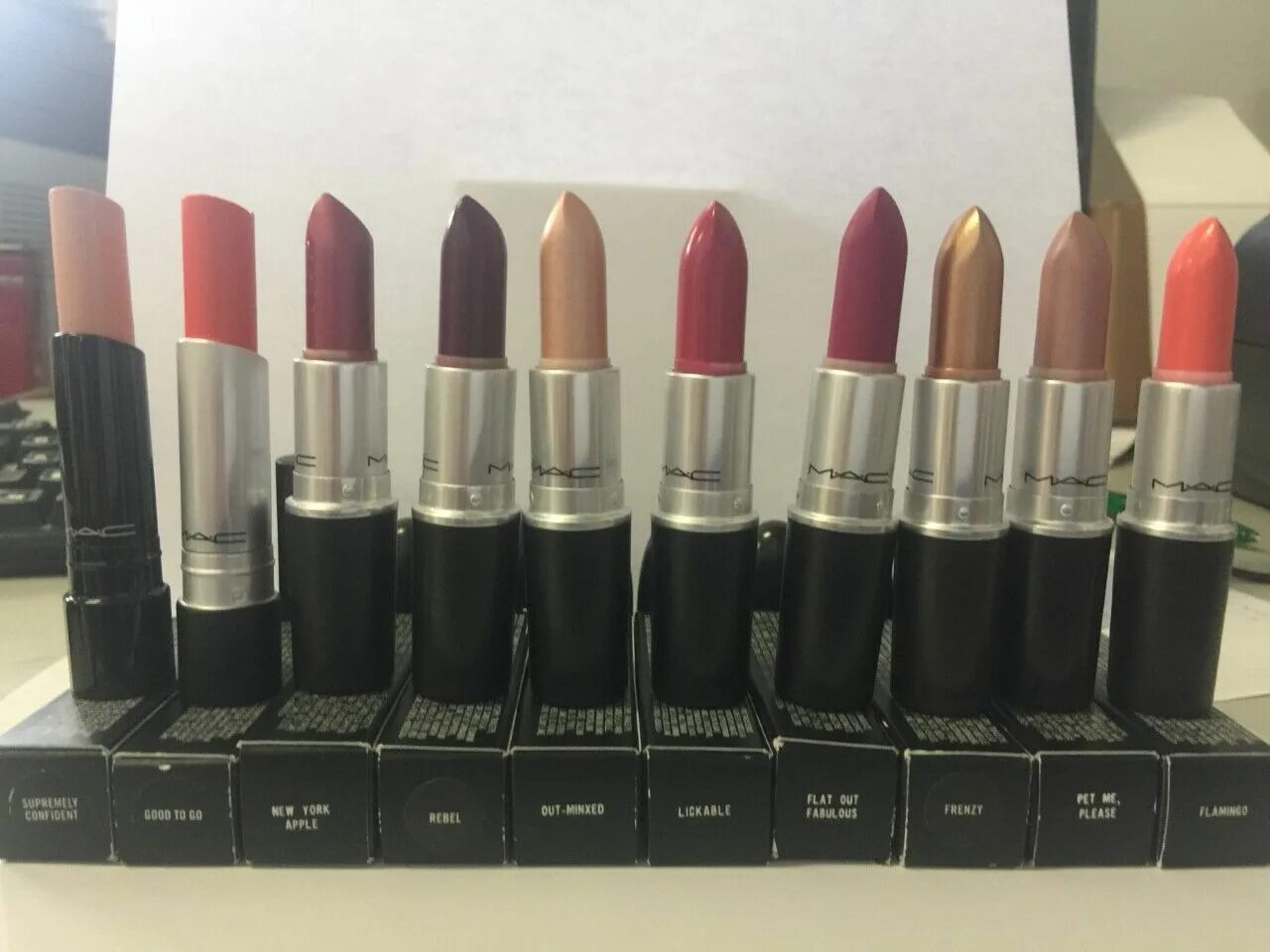 Mac maximal matte lipstick. Помада mac a 18. mac lipstick matte. mac помады палитра. помада mac 616.