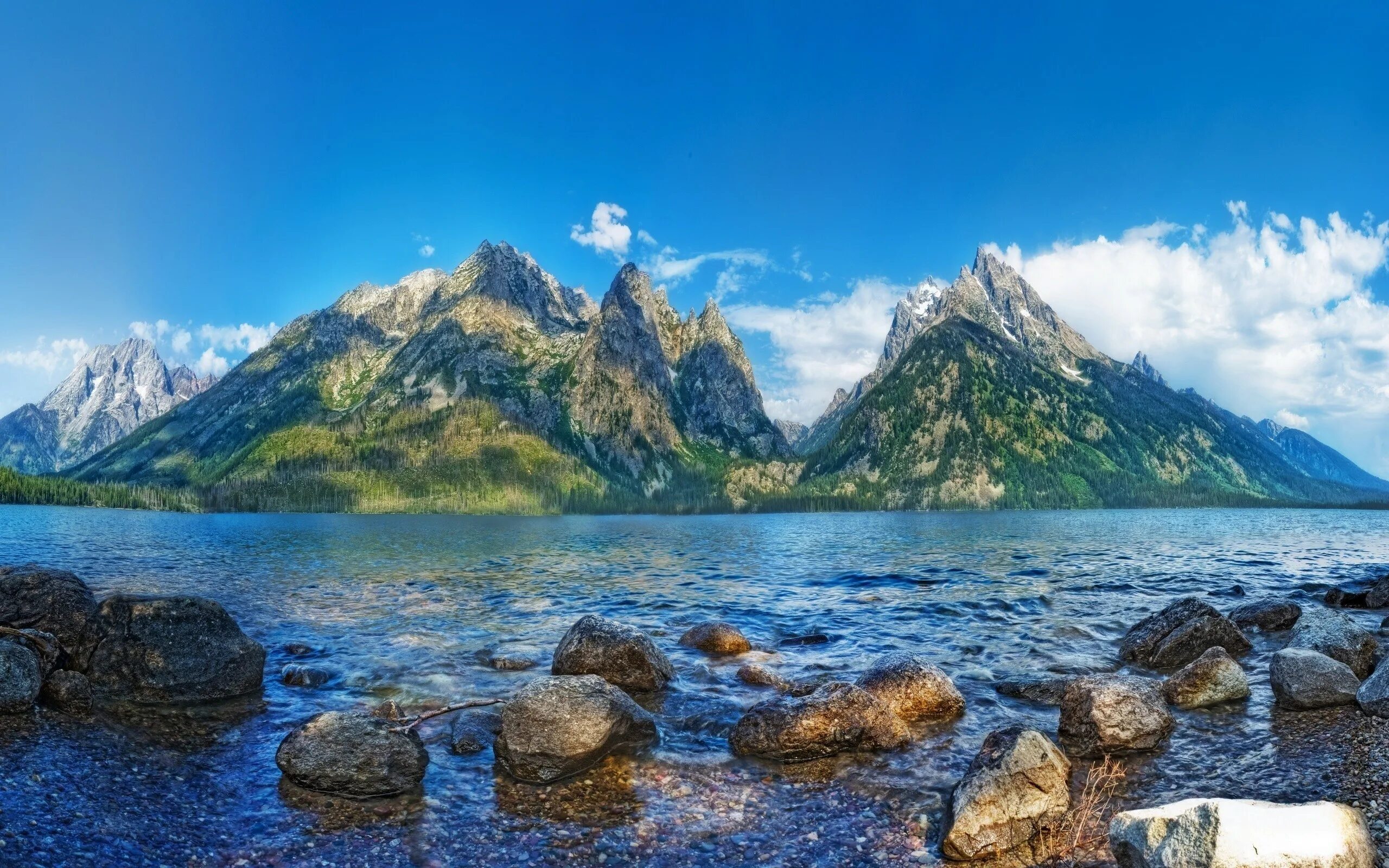 Горы южного берега крыма. Обои море и горы. Юбк южный берег крыма. Острова лорд-хау и болс-пирамид. Море и горы.