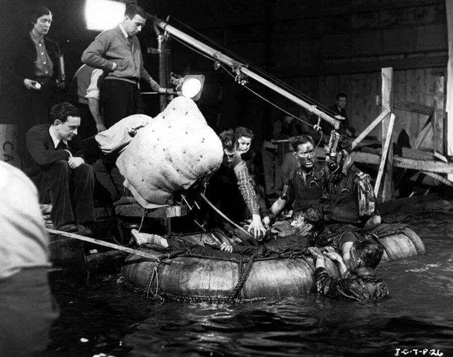 Дневники принцессы особняк. В котором мы служим фильм 1942. Джесика николь американская актриса в фильме хороший доктор. 1942 смотреть онлайн в хорошем качестве. Which we.