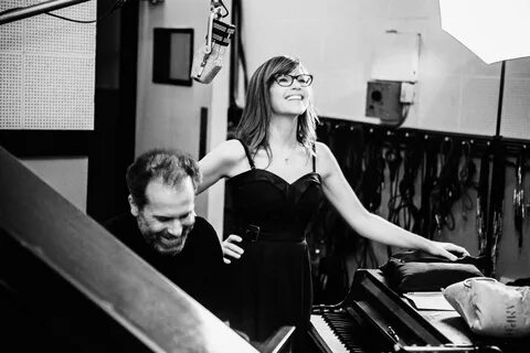 Musician Lisa Loeb on her new album, A Simple Trick To Happiness, and perfo...