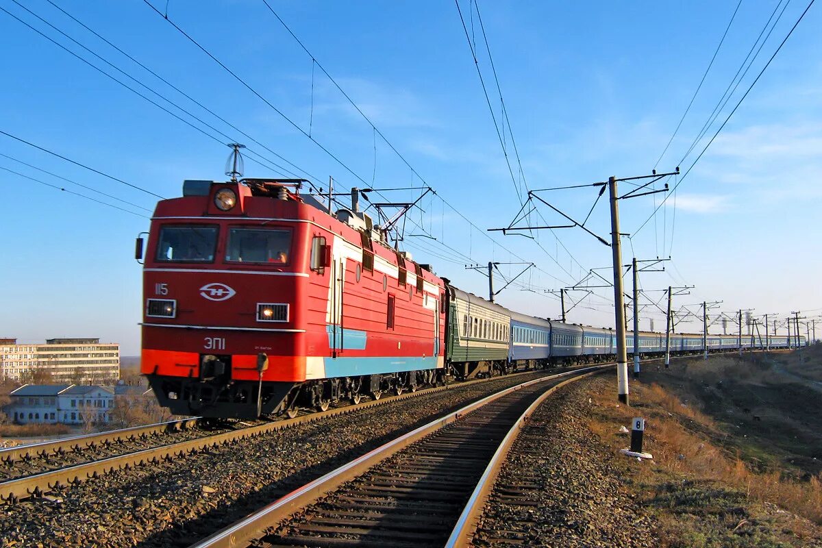 поезд ржд пенза. ржд пенза. поезд сура пенза. фирменный поезд волгоград москва. сура двухэтажный поезд пенза.