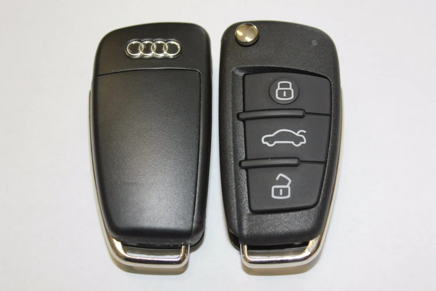 Зажигание с ключа ауди а6с7. Корпус ключа audi a6. Ключ зажигания ауди а6 с6. Ключ ауди ку7. Audi q5 2011 смарт ключ.