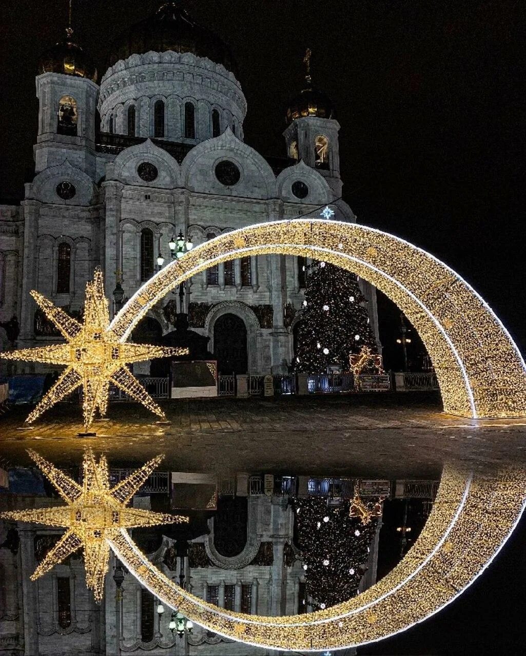 Новогодние украшения у храма христа спасителя фото Мне кажется красиво, а вам 2023 Православная архитектура ВКонтакте