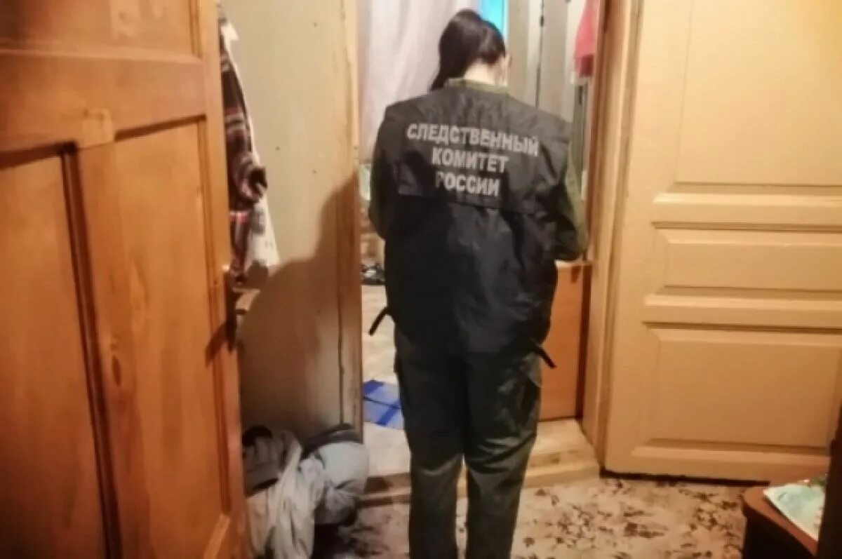 Фото квартиры. Скелетированные останки. Москве нашли мертвую. Москве нашли мертвую. Колодец возле дома.