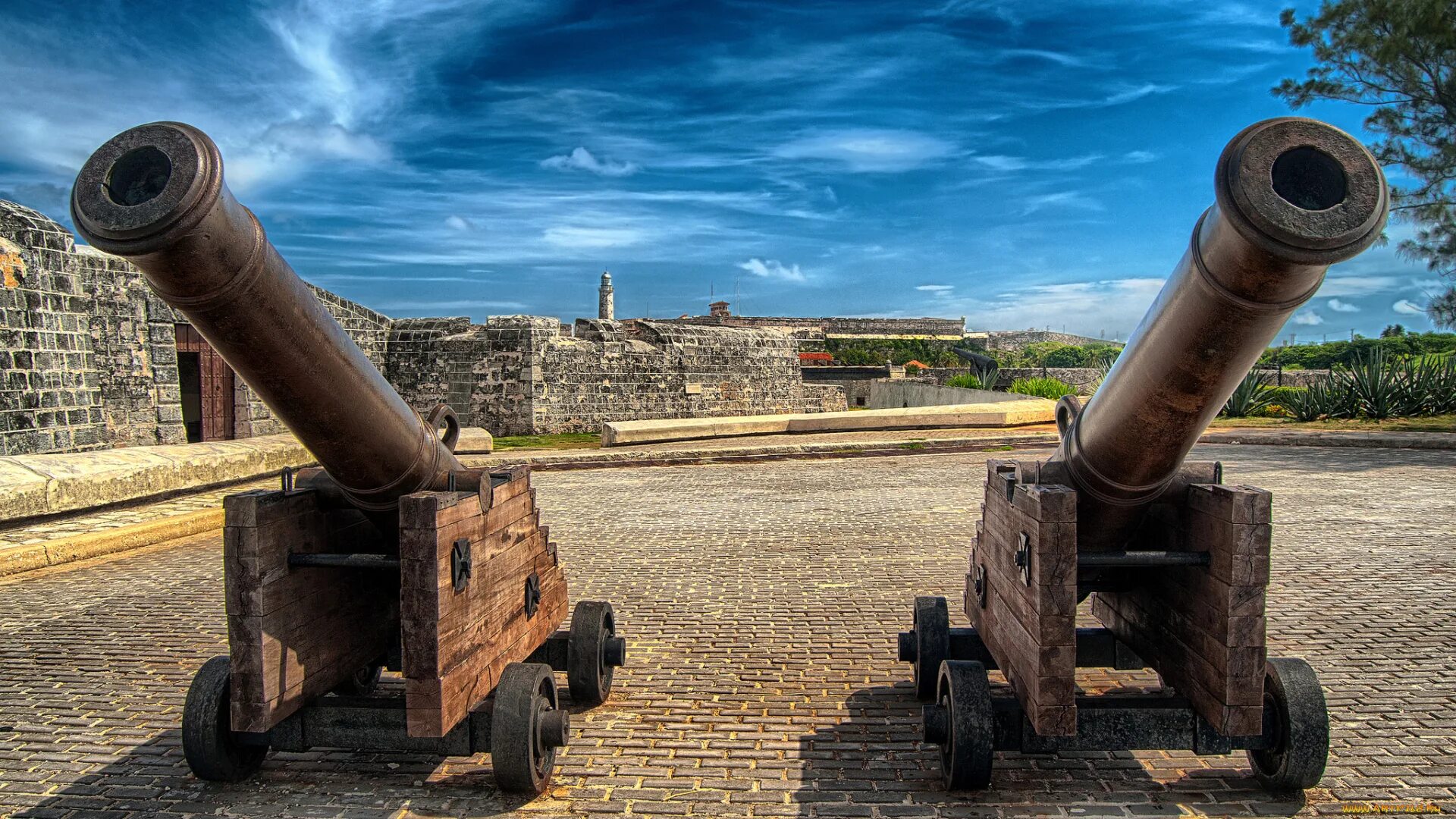 2а31 пушка. Обзор пушек видео. Габи пушка. Пушка 2а36 гиацинт-б. Артиллерийские орудия гаубицы.