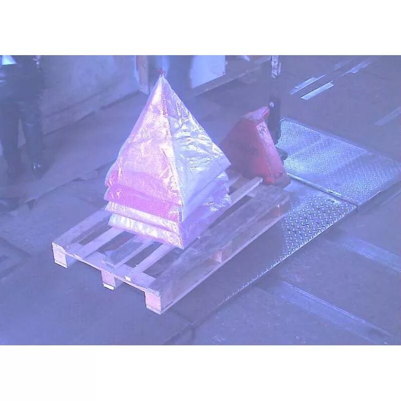 Пирамида пожарного гидранта 60. Пирамида для пожарного гидранта 750*750*900. Пирамида для пожарного гидранта 750х750х900. Пирамида для пожарного гидранта 750х750х900. Пирамида для пожарного гидранта 750*750*900.