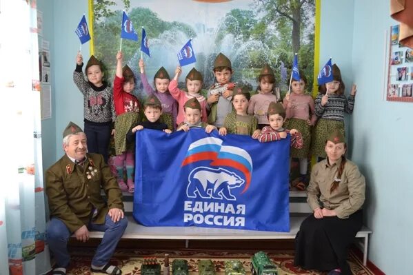 Школьник в футболке. Ер дети. Ер дети. Ер дети. Ер дети.