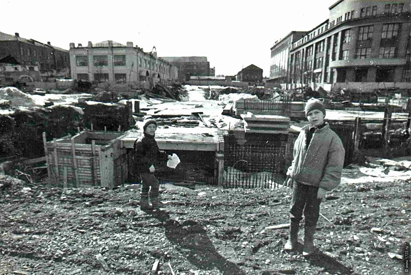 Екатеринбург 1993. Центральный рынок Екатеринбург 90е годы. Свердловск 90-е. Екатеринбург 1991 год. Уралмаш район 1990.