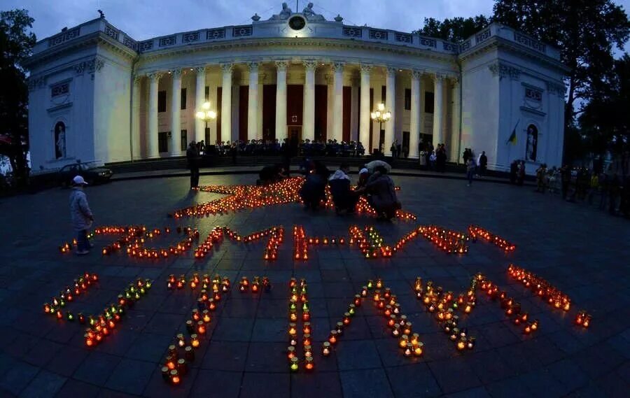 8 16 2 мая. Одесса 2 мая дом профсоюзов. одесса 2 мая 2014 года фото. одесса приморский бульвар дюк.