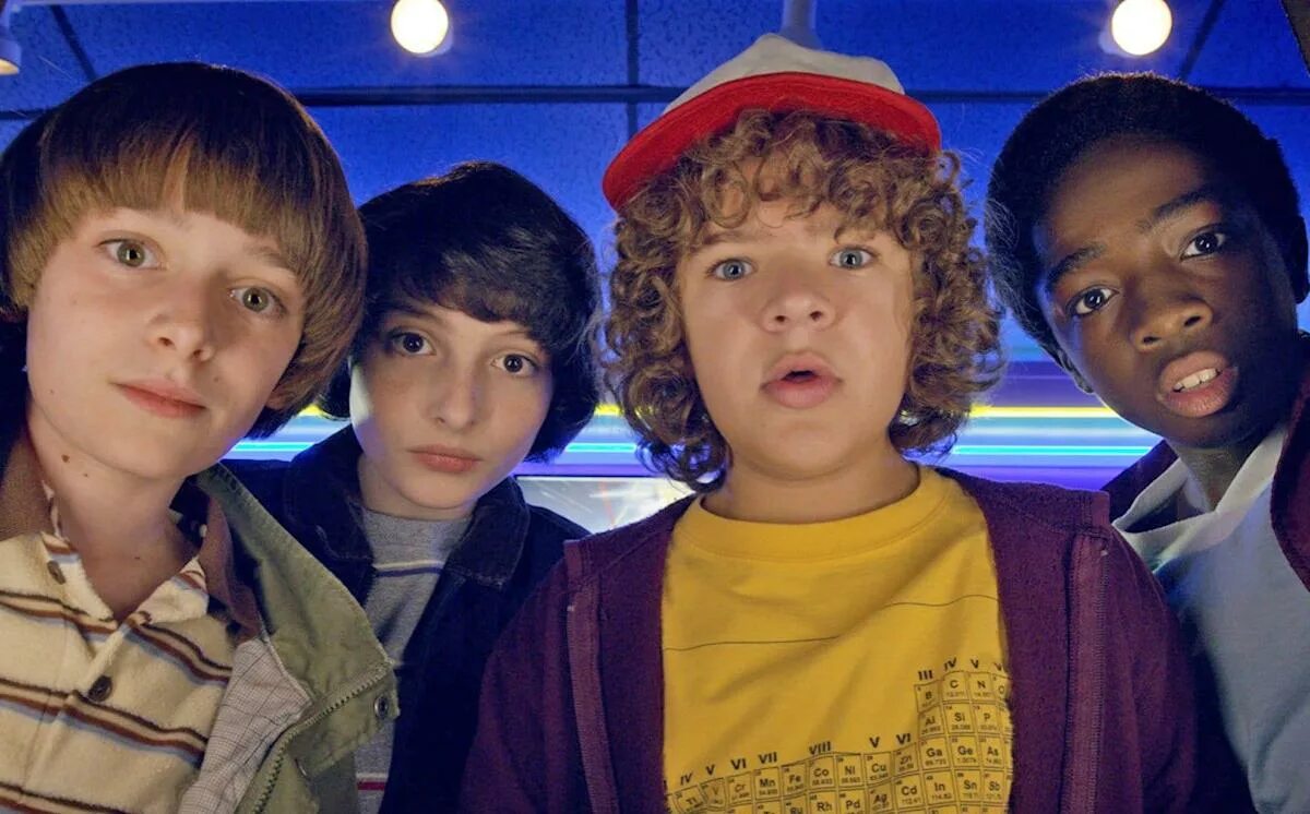 Очень странные дела 4 сезон. Найди очень странные дела. Найди очень странные дела. Очень странные дела 3 сезон 1 серия. Найди очень странные дела.