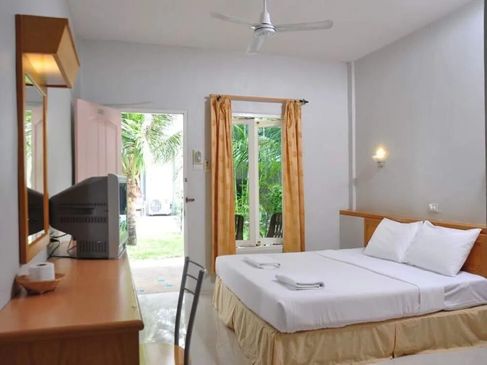 Natural park resort 3 паттайя. The natural resort 3 пхукет. Натурал резорт патонг пхукет. The natural resort 3 phuket. Natural resort пхукет.