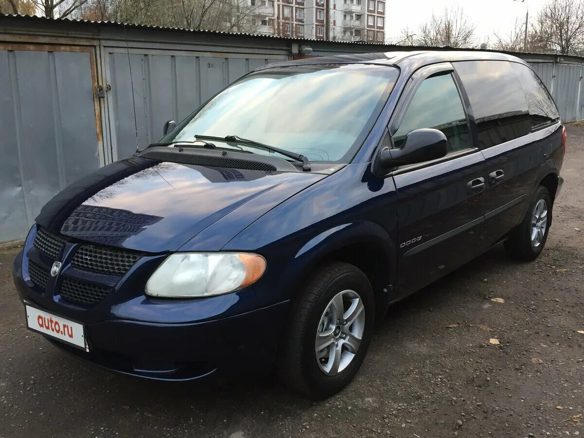 автомобиль додж караван 2002 года. додж гранд караван 2002 года. додж караван 2002г. додж гранд караван 2002 года выпуска. додж караван минивэн 2002.