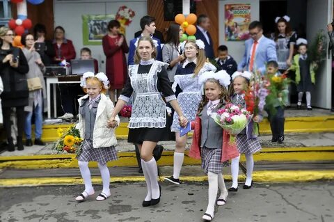 Первоклассник у тебя сегодня песня слушать