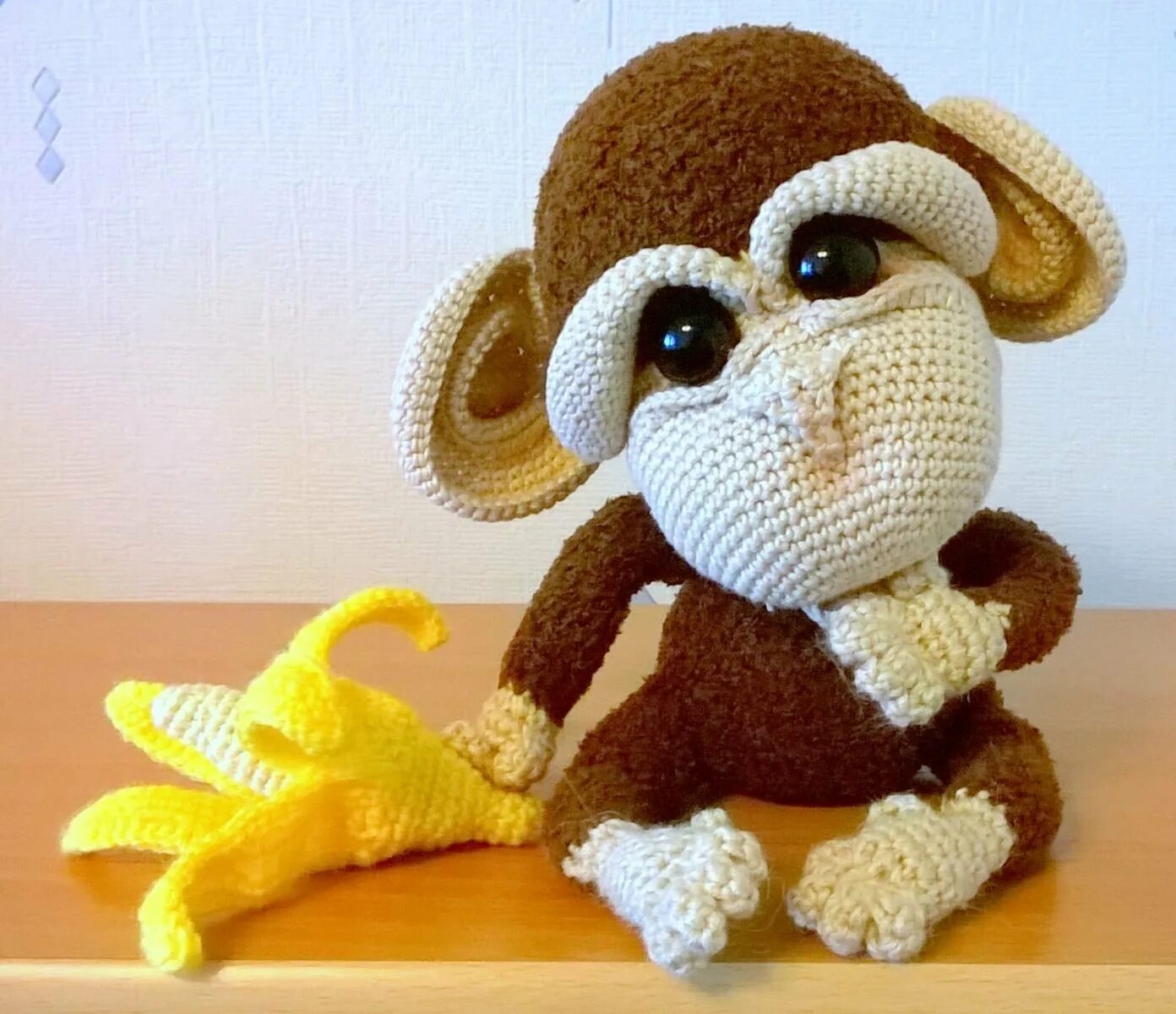 вязаная игрушка обезьяна. обезьяна вязаная крючком. обезьяна амигуруми крючком. вязаная игрушка обезьяна. обезьянка амигуруми.