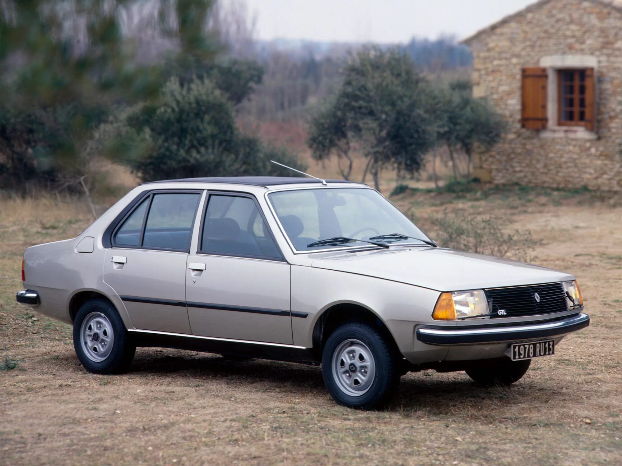 Renault старые. Рено 18 дизель 2.1. Рено 18 седан. Рено седан 1980. Renault 1978.